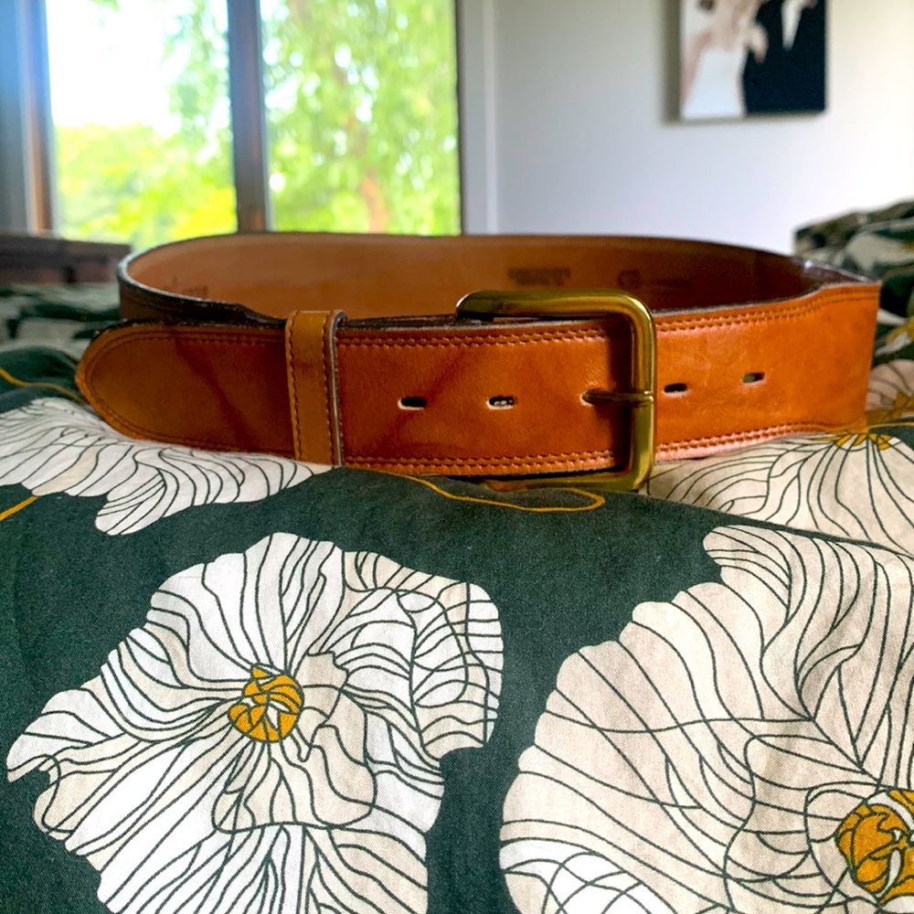 Vintage Brown Leather Men’s Belt Gold Toned Buckle Size 32